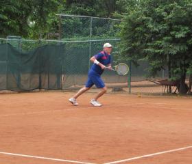 natural tennis court
